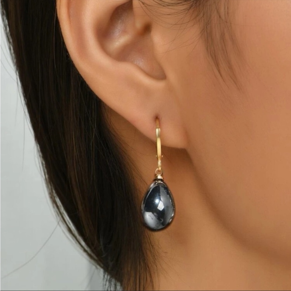Last!🆕 anthro chic minimalist drop earrings